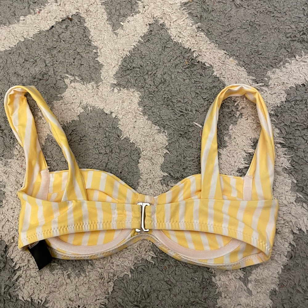 Same Bikini - image 3